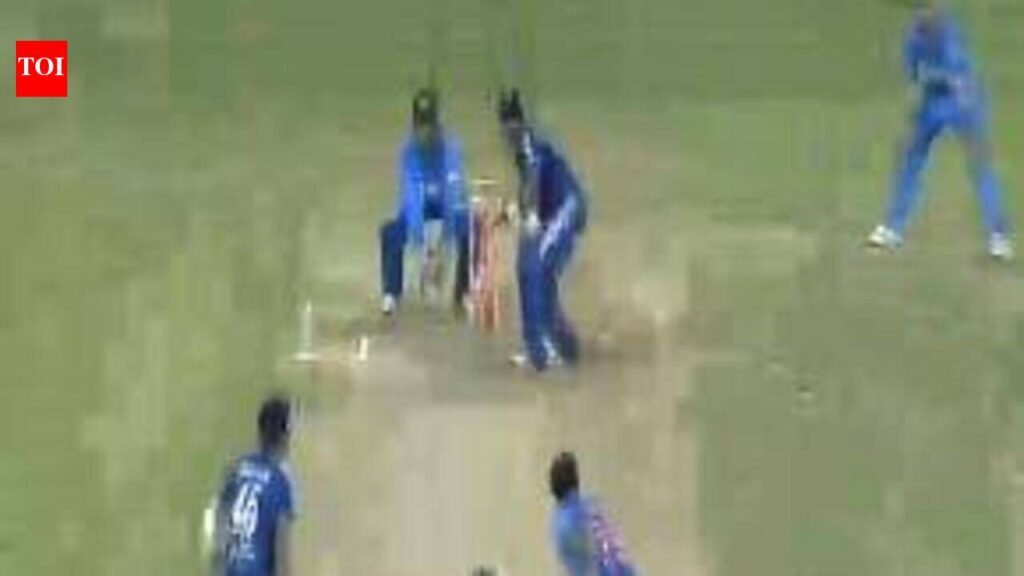 2nd ODI: England innings – Super sixes